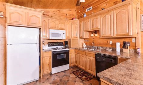 Hemlock haven offers all the necessary amenities (and then some) for you to create a 'home' away from home. Gatlinburg Cabin Rentals - A Million Dollar View