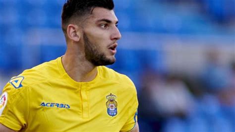 Jun 04, 2021 · wolverhampton wanderers striker rafa mir is a potential target for villarreal this summer as they look to secure a replacement for carlos bacca. Rafa Mir: Nottingham Forest sign Wolves striker on season ...
