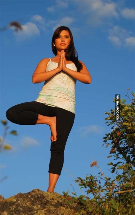 20 Women In Amazing Yoga Pose Yoga Pictures Yoga Poses Yoga