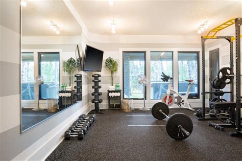 Create 2d and 3d floor. 25 real workout rooms to inspire your home gym decor ...