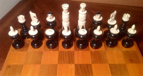 Vintage Chess Set Ivory Bone With Wood Bases Collectors Weekly