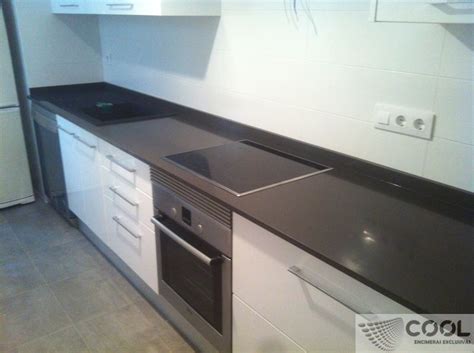 • cocina blanca con encimera silestone textura mármol cocinas santos cjr. Encimera Silestone Marengo, Con Cantos Normales de 2 Cm ...