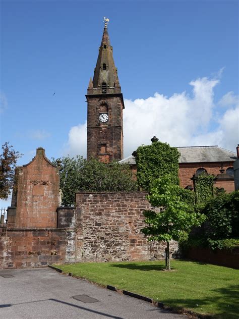 Bereits vor der em soll es offenbar eine erste kontaktaufnahme zwischen dumfries. Dumfries, St. Michael Kirche, erbaut von 1744 bis 1754 mit ...