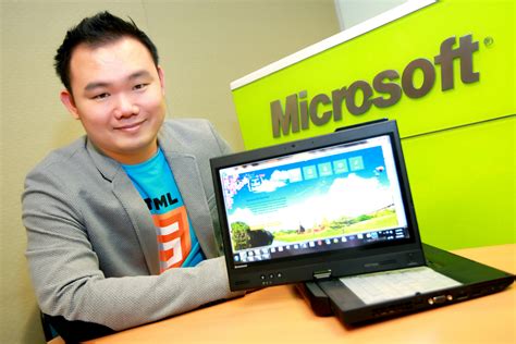 ไมโครซอฟท์สนับสนุนนักพัฒนาเว็บไซต์ไทยสู่สากลด้วยเทคโนโลยี HTML5 ผ่านโครงการ 