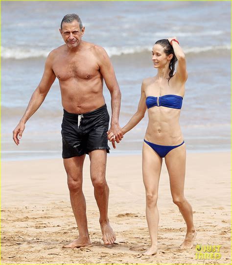 Jeff Goldblum Fiancee Emilie Livingston Can T Keep Their Hands Off Each Other In Hawaii