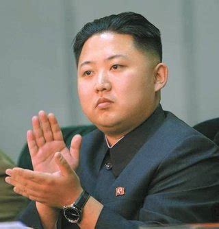 Born 8 january 1982, 1983, or 1984). 金正恩の拍手のやり方を教えてください。画像のような拍手がした... - Yahoo!知恵袋