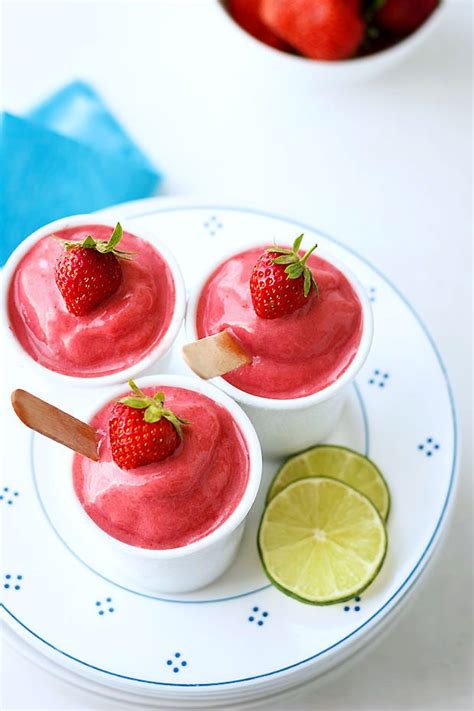 Strawberry Frozen Yogurt Recipe — Eatwell101