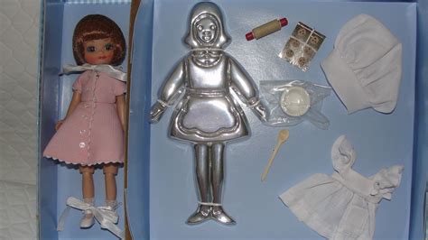 2005 Flour Power Tiny Betsy Mccall By Robert Tonner Vintage Paper Doll