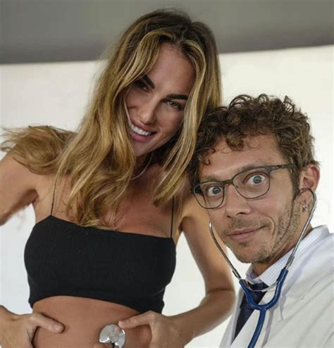 Valentino Rossi E Francesca Sofia Novello Fotostoria Del Loro Amore