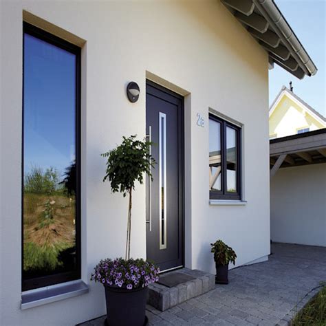 Hotel gut ising, chieming picture: Eingangsbereich Modernes Haus Innen - The House Silhouette