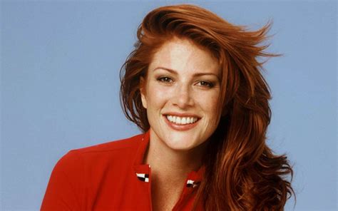 Si Cover Model Angie Everhart Click To Listen Sports Byline Usa