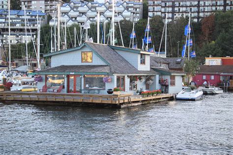 Thanks to that listing, we know it was built in 1978 and has 4 bedrooms and 2 baths. Sleepless in Seattle Houseboat | Flickr - Photo Sharing!