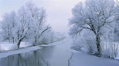 Frozen River Amazing Natural Scenery Wallpaper Preview
