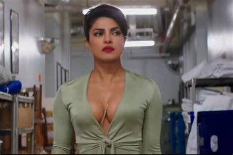 Priyanka Chopra Stuns In Baywatch Trailer But It Is A Blink And Miss Moment The Financial Express