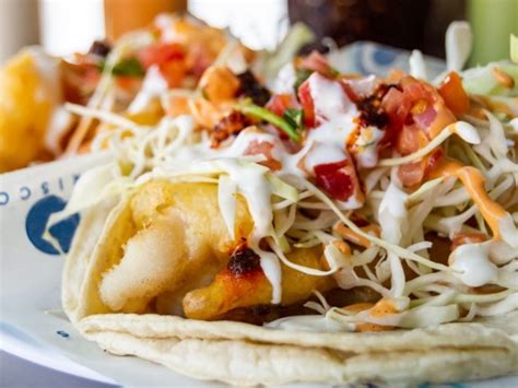 Most types of fish can be thrown into a taco, but each kind works best with a different set of toppings. ¿Cómo hacer capeado para tacos de pescado perfecto?