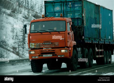 Russian Truck Dangerous Ice Road Snow Mountains Stock Photo Alamy