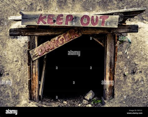 Mineshaft Entrance Hi Res Stock Photography And Images Alamy