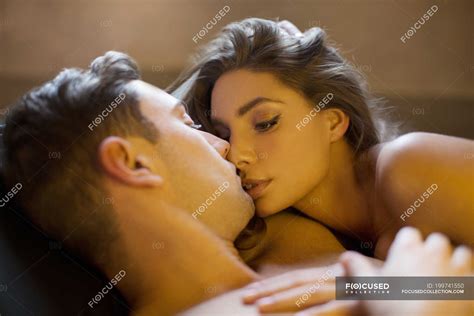 Praktisch In Ehren Magenschmerzen Nude Kiss Image Zahn Meditativ Intakt