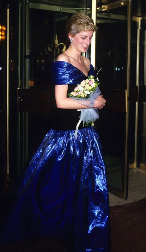 Princess Diana With Side Swept Bangs In 1996 Princess Dianas Pixie