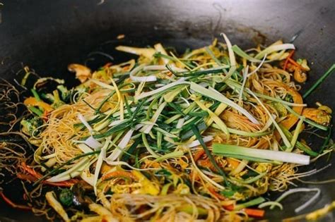 Vegetarian Singapore Noodles The Woks Of Life