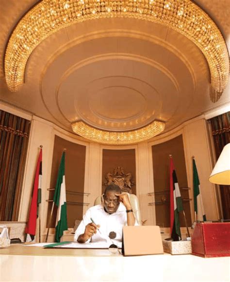Aso Rock Presidential Villa Abuja History And Pictures