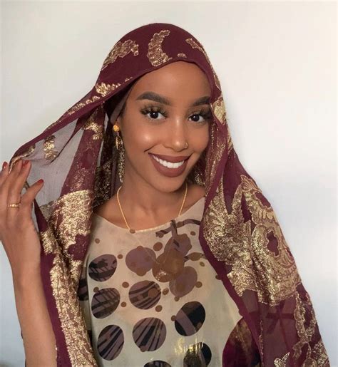 Pin By Zd24i On Dirac Somali Beauty Somali Clothing Black Women Fashion