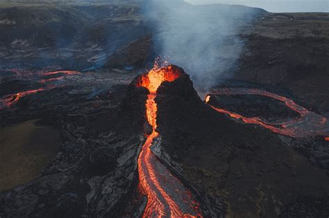 La espectacular erupción del volcán islandés Fagradalsfjall El Sol Revista