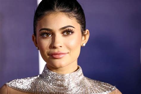 kylie jenner breaks silence and the internet with birth announcement i24news