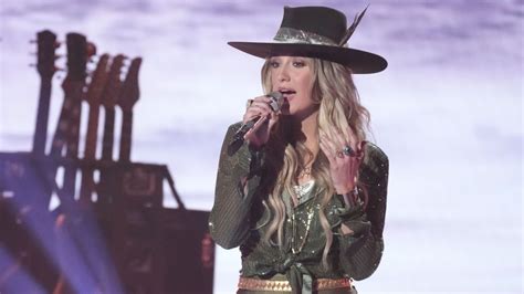 Fans Cant Stop Talking About Lainey Wilsons American Idol Performance
