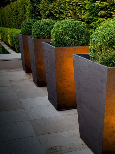 Beautiful 8 Modern Outdoor Planters For Your Front Porch Jardin