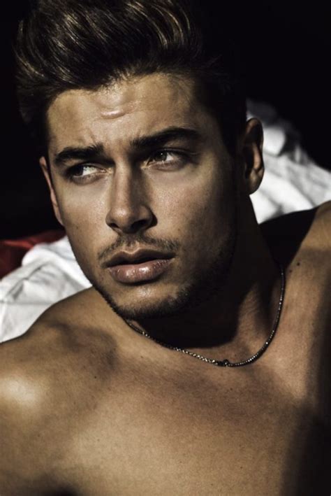 I due sono fidanzati da due anni. Andrea Denver: vero nome, età, altezza, peso. Lavoro e ...