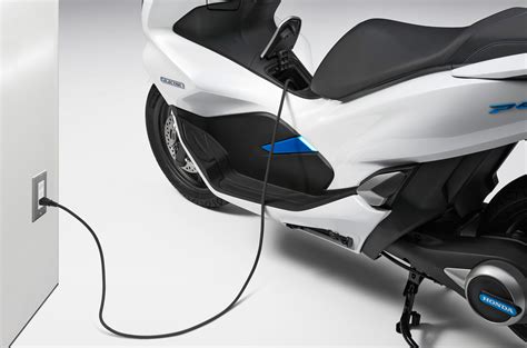 Honda Pcx Electric And Pcx Hybrid Unveiled Bikesrepublic