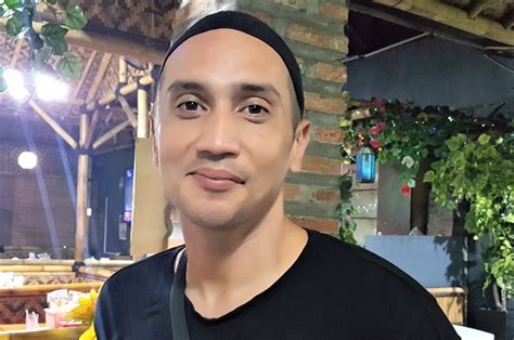 Dulu musyrik s3lingkuh1 istri hingga di sel, gary iskak kini berjualan mie ayam demi sesuap nasi. Gary Iskak Sudah 4 Tahun Jalani Proses Hijrah - Uzone