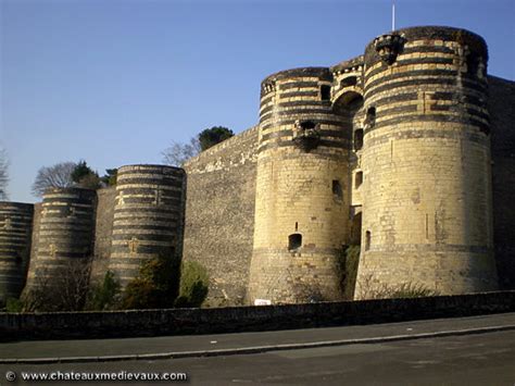 Voir plus d'idées sur le thème ile de france, chateau france, france. Chateaux forts en france - chateau u montellier