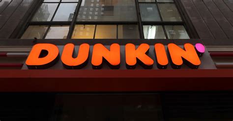Dunkin brands university braintree ma. Dunkin' Brands to Close 800 U.S. Stores in 2020 | National ...