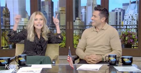 Lives Kelly Ripa Furiously Blasts ‘dingdong Trolls For Accusing Her