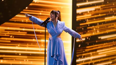 Alika Baut Beim Eurovision Song Contest Bridges Für Estland