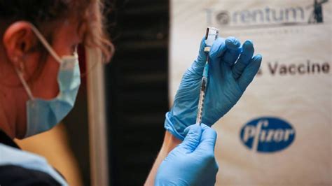 La sociedad tiene su sede central en nueva york. Pfizer dicen que su vacuna Covid-19 es 100% efectiva en ...