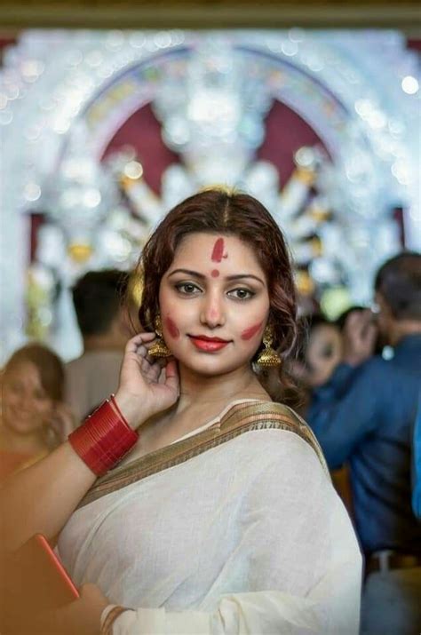 Hottest Internet Sensation Rupsa Saha Stunning Saree Image Collection