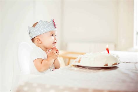 In less than a month since this healthy carrot cake cupcake recipe was first shared, they've already become one of my most popular recipes on instagram by far! 20 Healthy Smash Cake Recipes for Your Baby's 1st Birthday