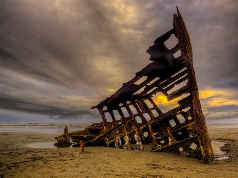 Peter Iredale Shipwreck At Fort Stevens State Park In Oregon Photograph