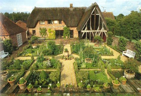 24 French Potager Garden Ideas - fancydecors | Garden layout, Vegetable