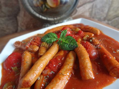 Le plaisir des papilles Saucisses aux tomates mijoteuse