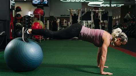 6 Step Core Crusher Workout The Goodlife Fitness Blog