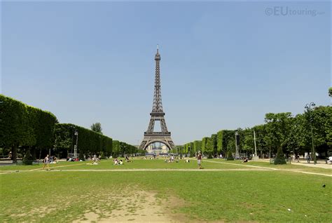 Photo Images Of Champ De Mars Park In Paris Image 4