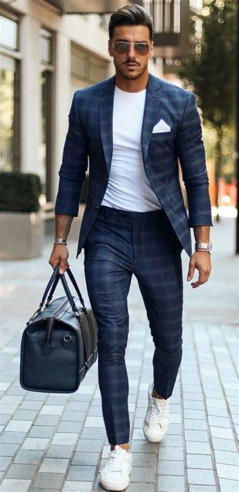Most of the times we're taking you through the do's and dont's of everyday styling for men. Men's Style Tips: How to Look Professional on a Budget