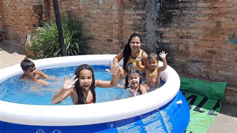 Tomando Banho De Piscina No Quintalmuito Calor Youtube