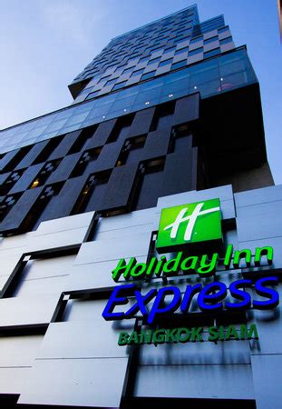 Free public parking is available. HOLIDAY INN EXPRESS BANGKOK SIAM $55 ($̶1̶1̶4̶) - Updated ...