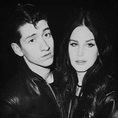 ALMOST EASY | Arctic monkeys, Lana del rey, Estilo punk rock