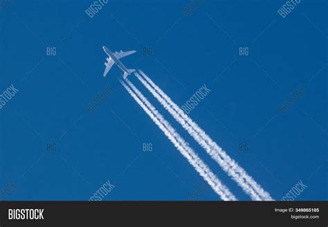 Aircraft High Altitude Image And Photo Free Trial Bigstock